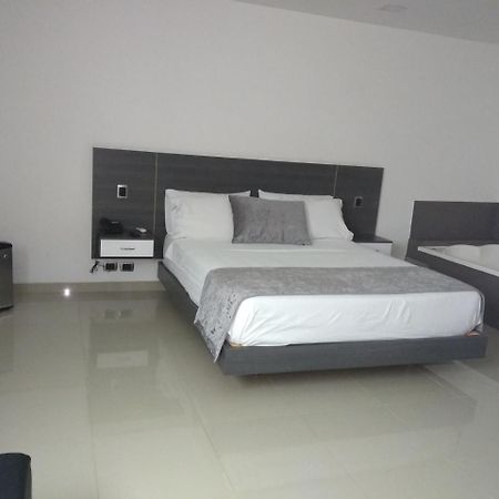 Calle 10 Express Hotel Medellín Exteriör bild