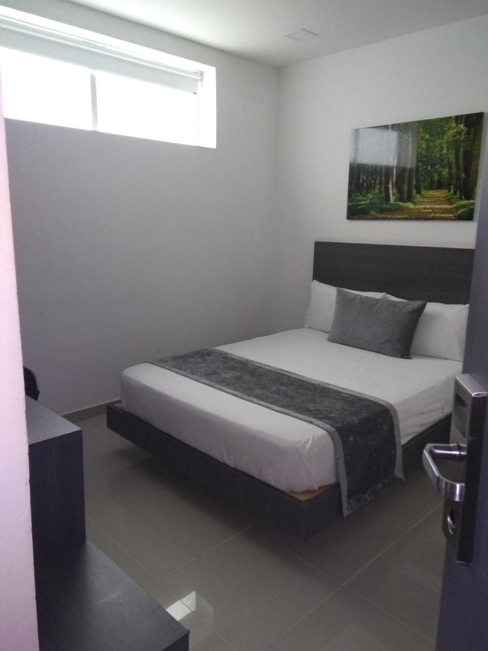 Calle 10 Express Hotel Medellín Exteriör bild