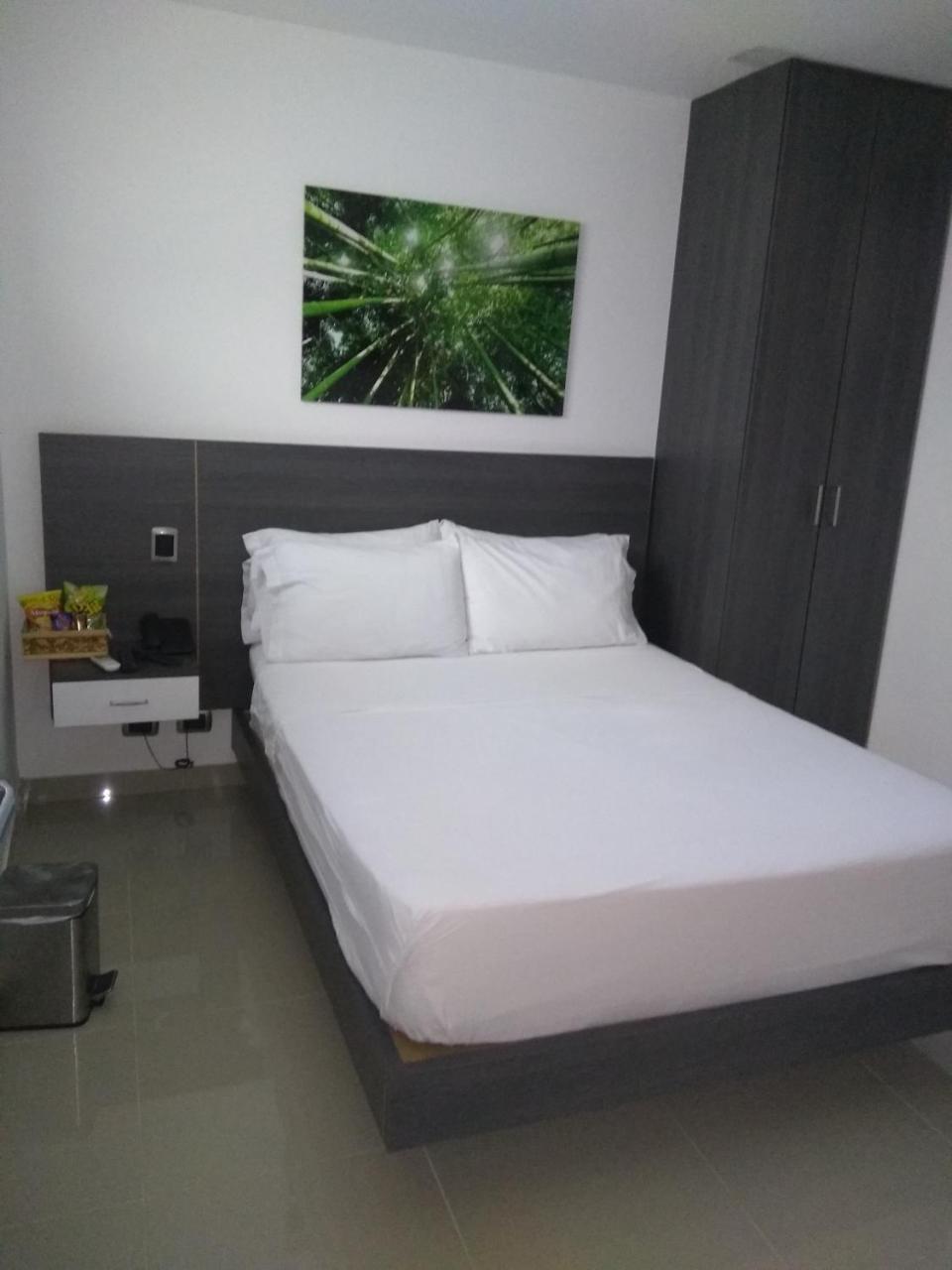 Calle 10 Express Hotel Medellín Exteriör bild
